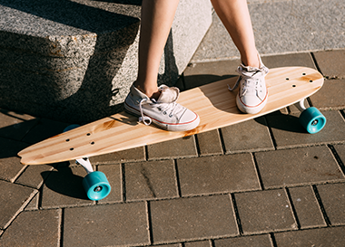 La descente en longboard sur les routes sinueuses