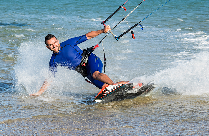 L’art de maîtriser le vent en kitesurf et windsurf